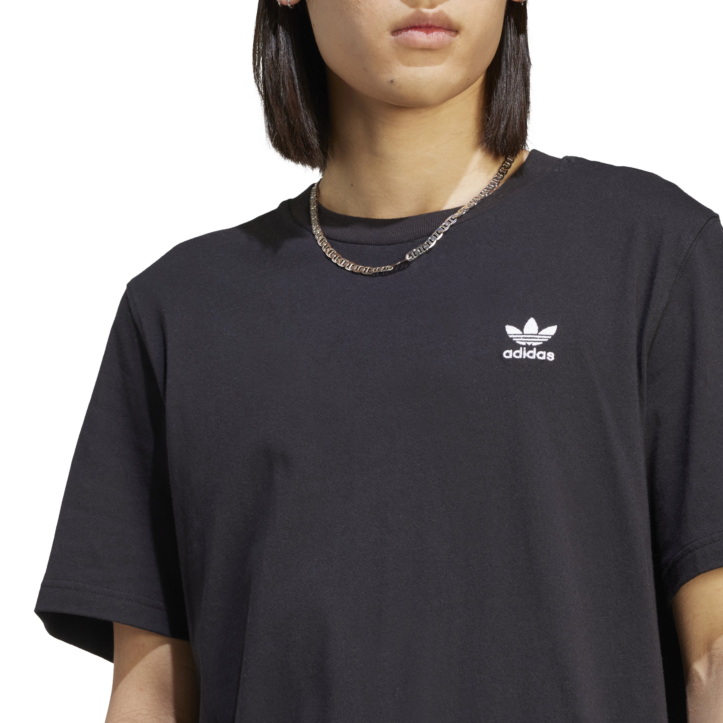 ESSENTIAL TEE BLACK