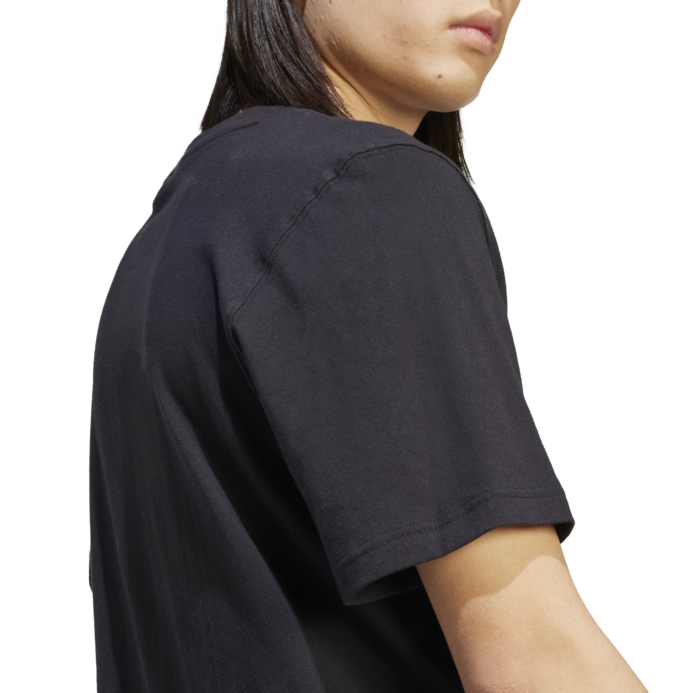 ESSENTIAL TEE BLACK