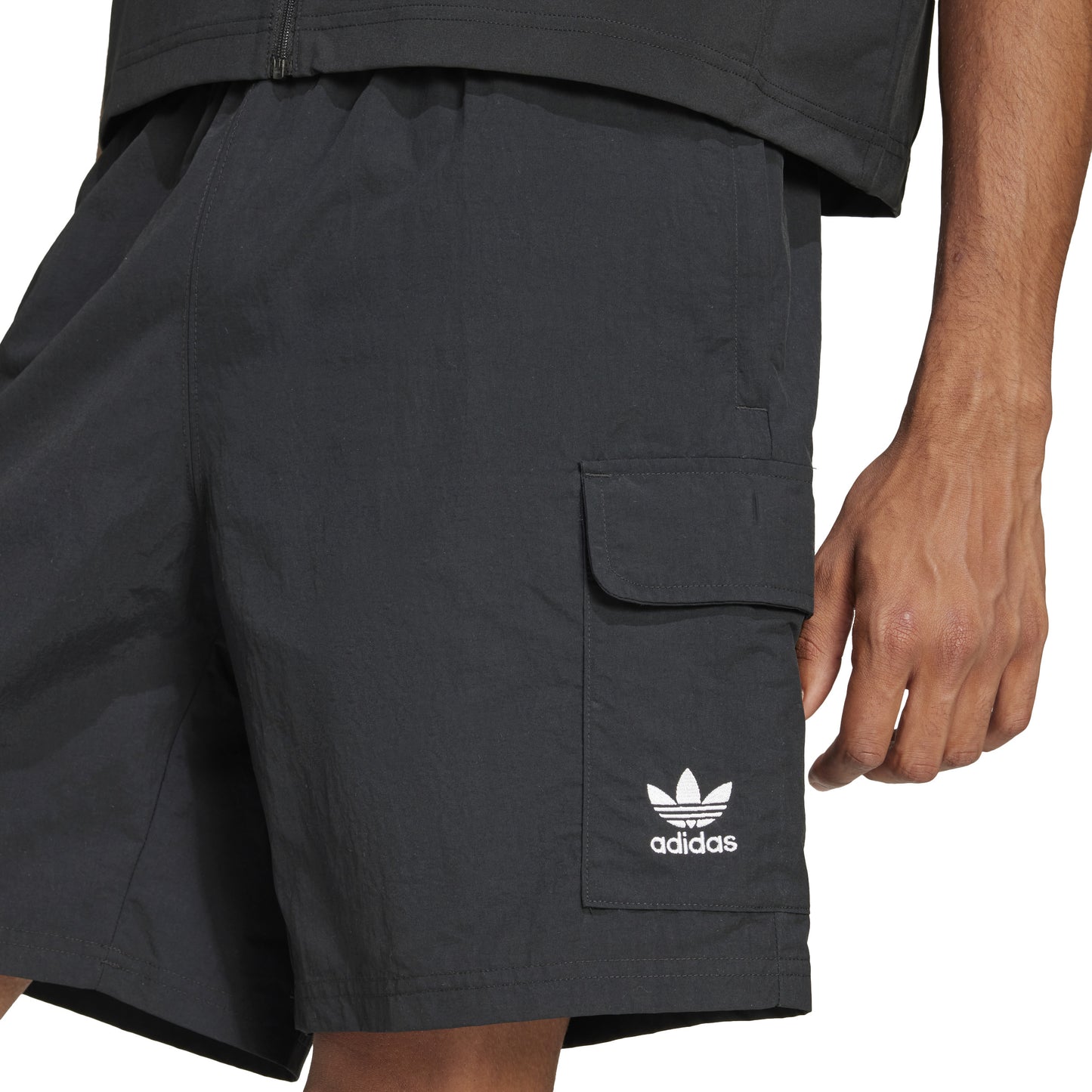 SHORT CARGO TRIFOLIO ESSENTIALS