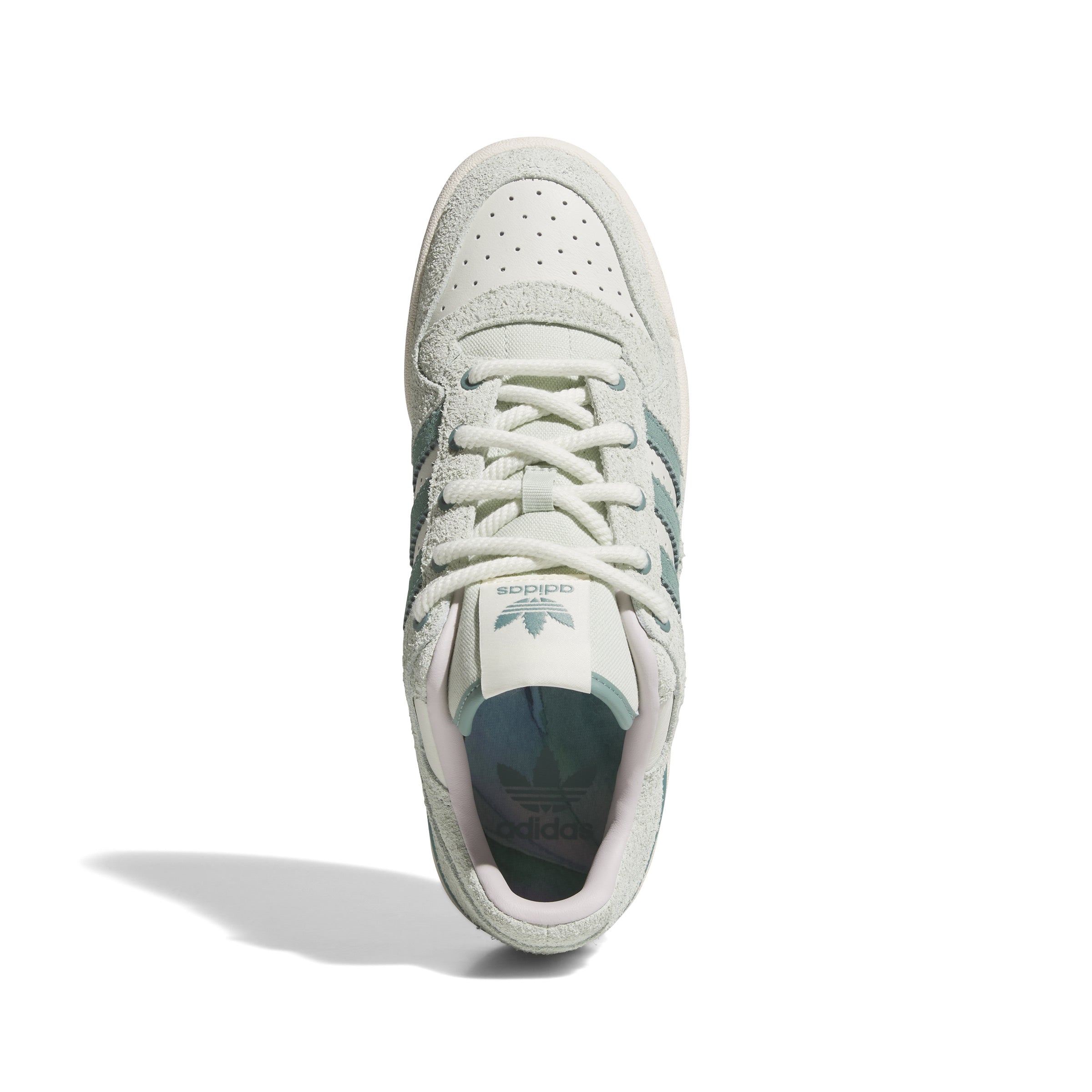 JR8305_3_FOOTWEAR_Photography_TopPortraitView_white.jpg