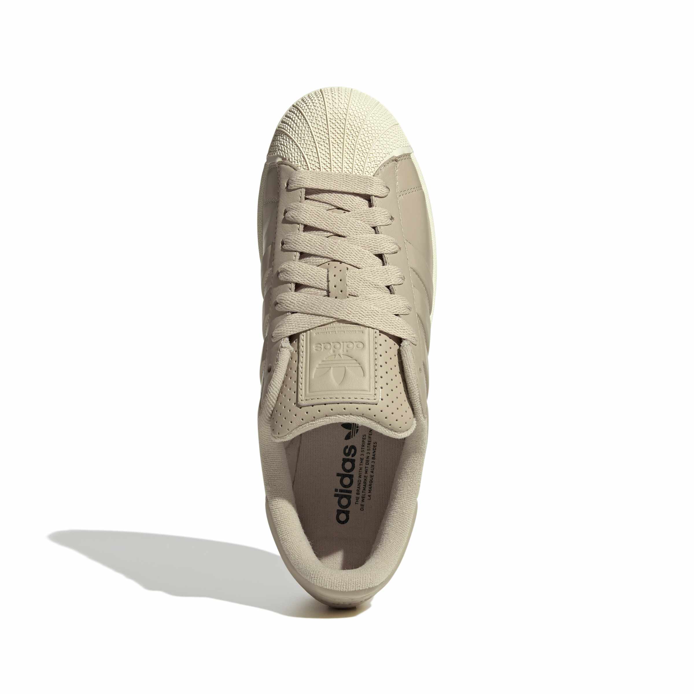 KI0973_3_FOOTWEAR_Photography_TopPortraitView_white.jpg
