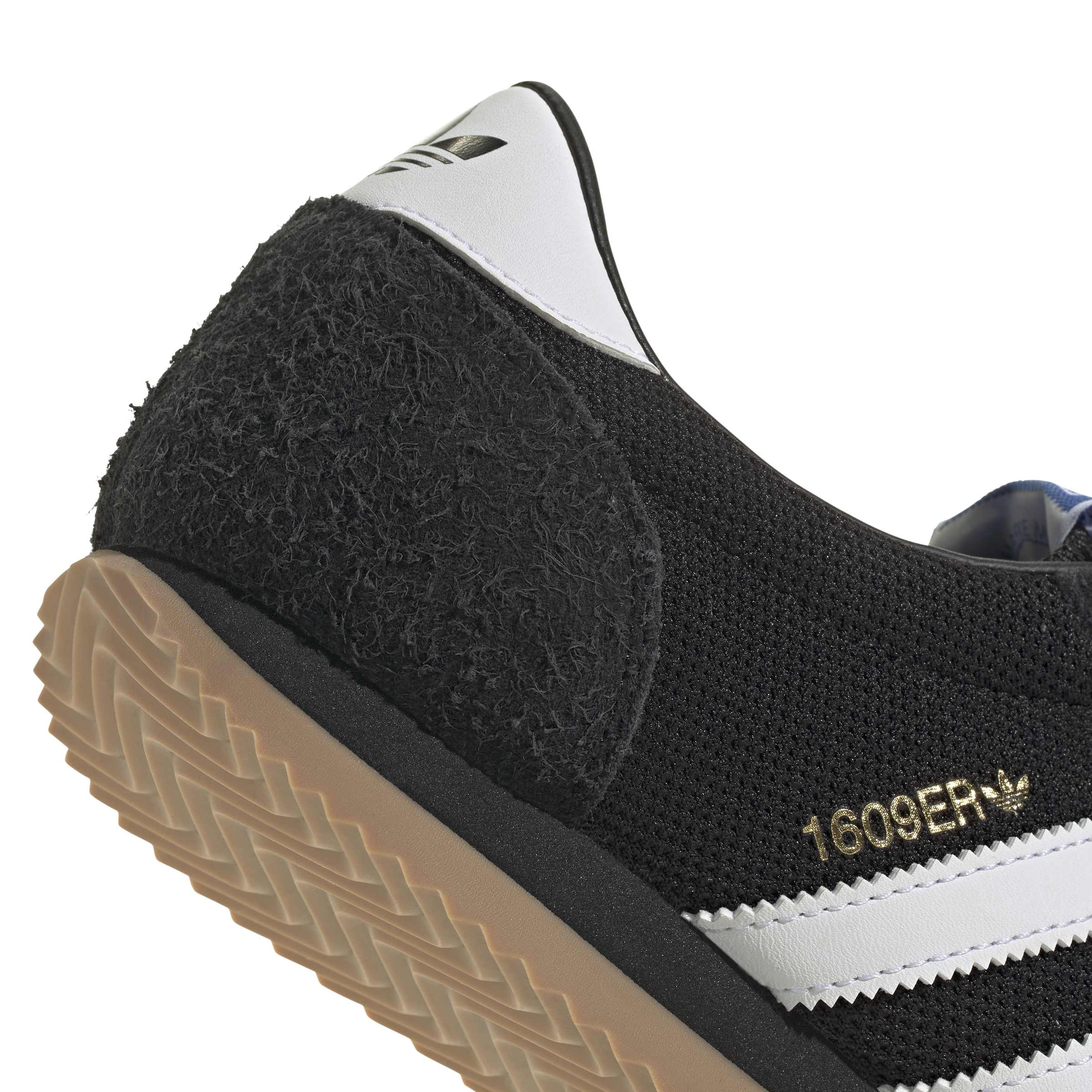 1609ER RS CORE BLACK