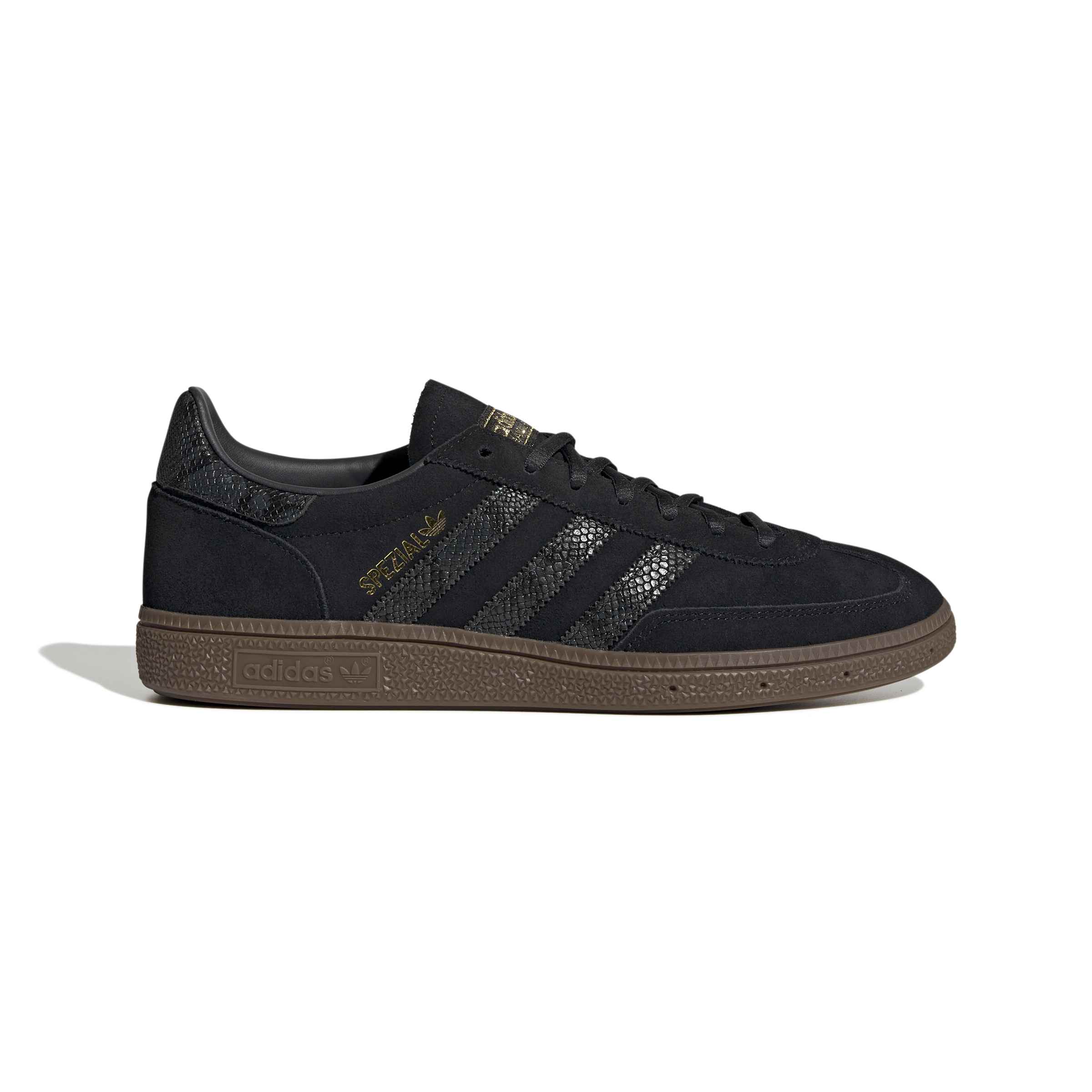KJ2399_1_FOOTWEAR_Photography_SideLateralCenterView_white.jpg