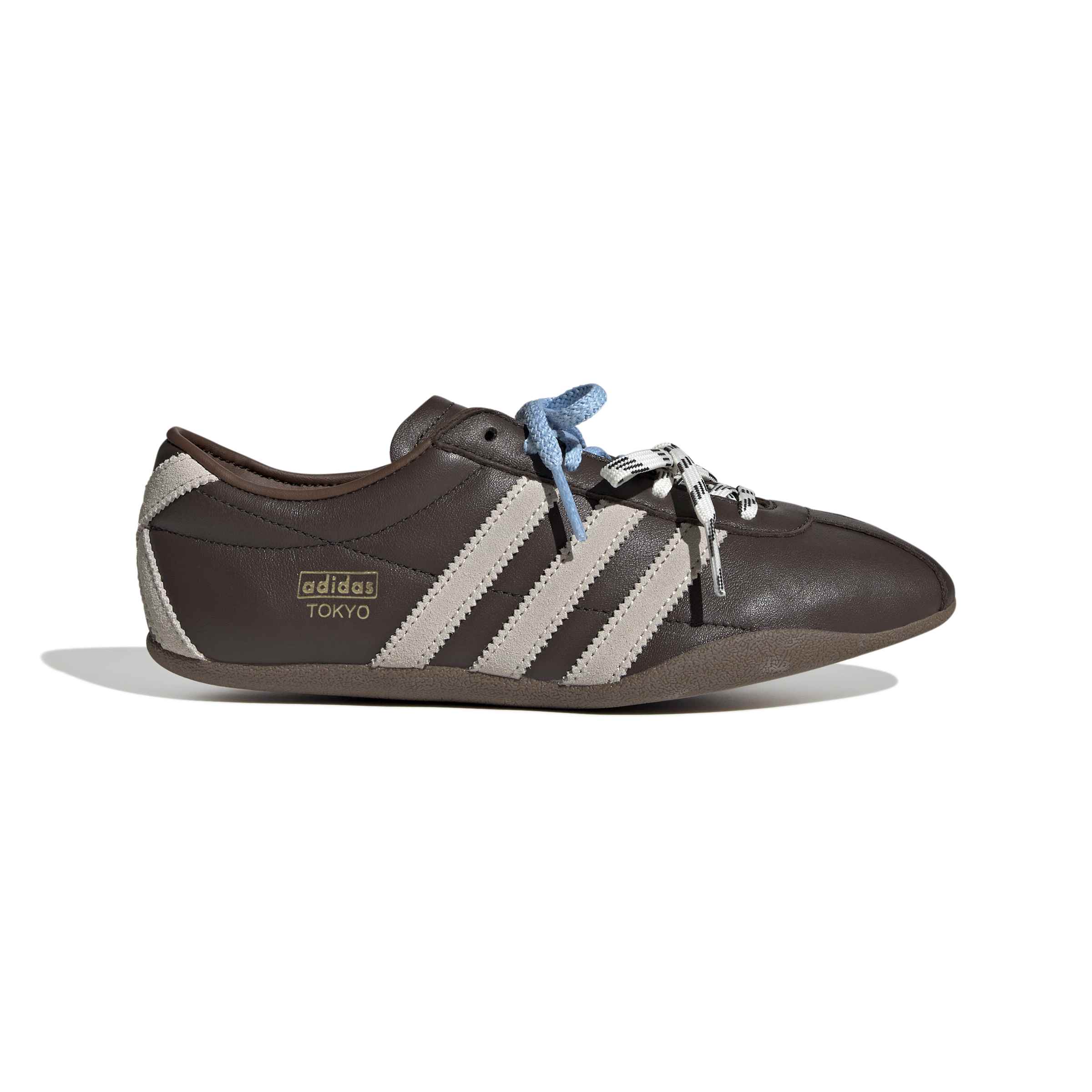 KJ7541_1_FOOTWEAR_Photography_SideLateralCenterView_white.jpg