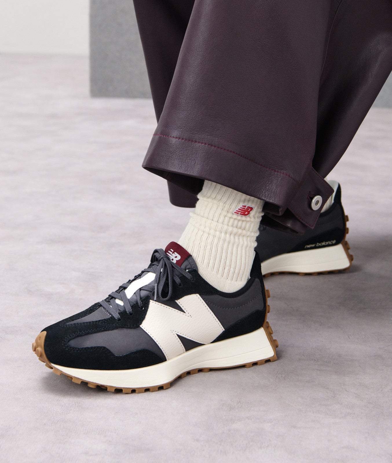 NEW BALANCE 327 BLACK