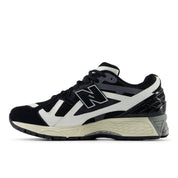 NEW BALANCE 1906U BLACK SEA SALT MAGNET