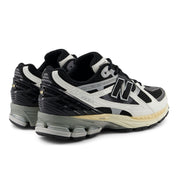 NEW BALANCE 1906U BLACK SEA SALT MAGNET