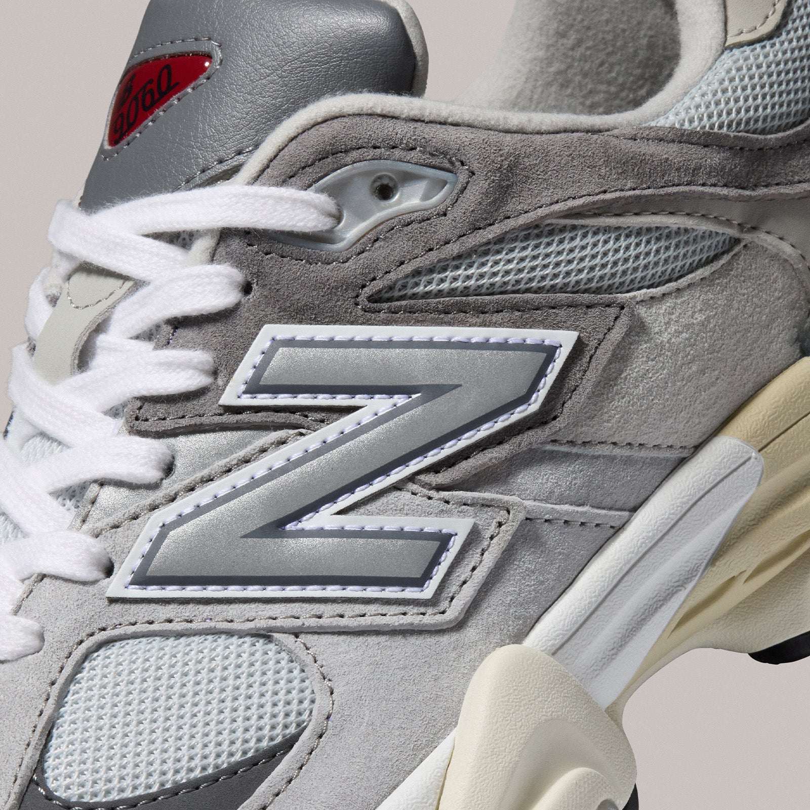 NEW BALANCE 9060 GREY