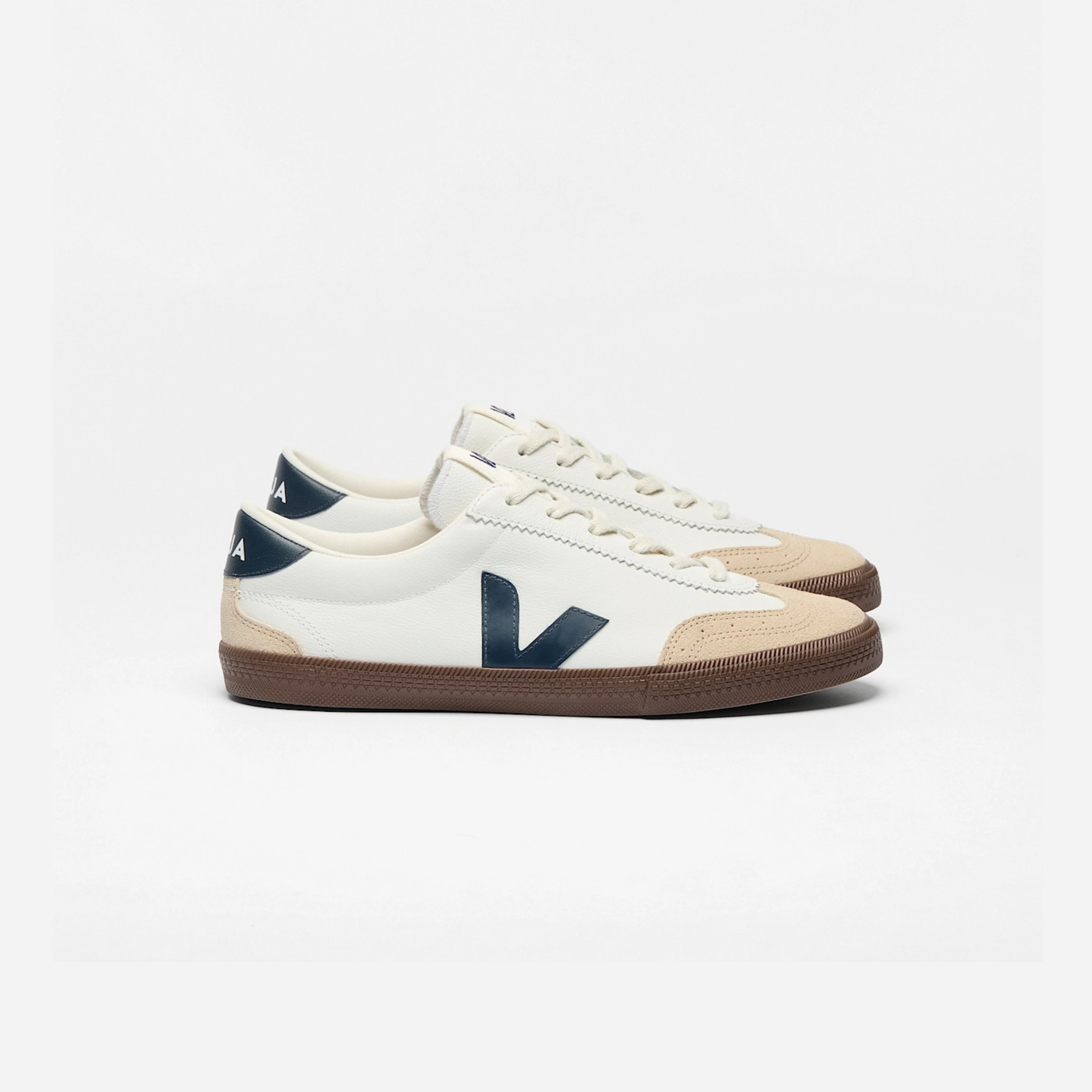 veja-sneakers-volley-organic-leather-white-vo2003531_1.png
