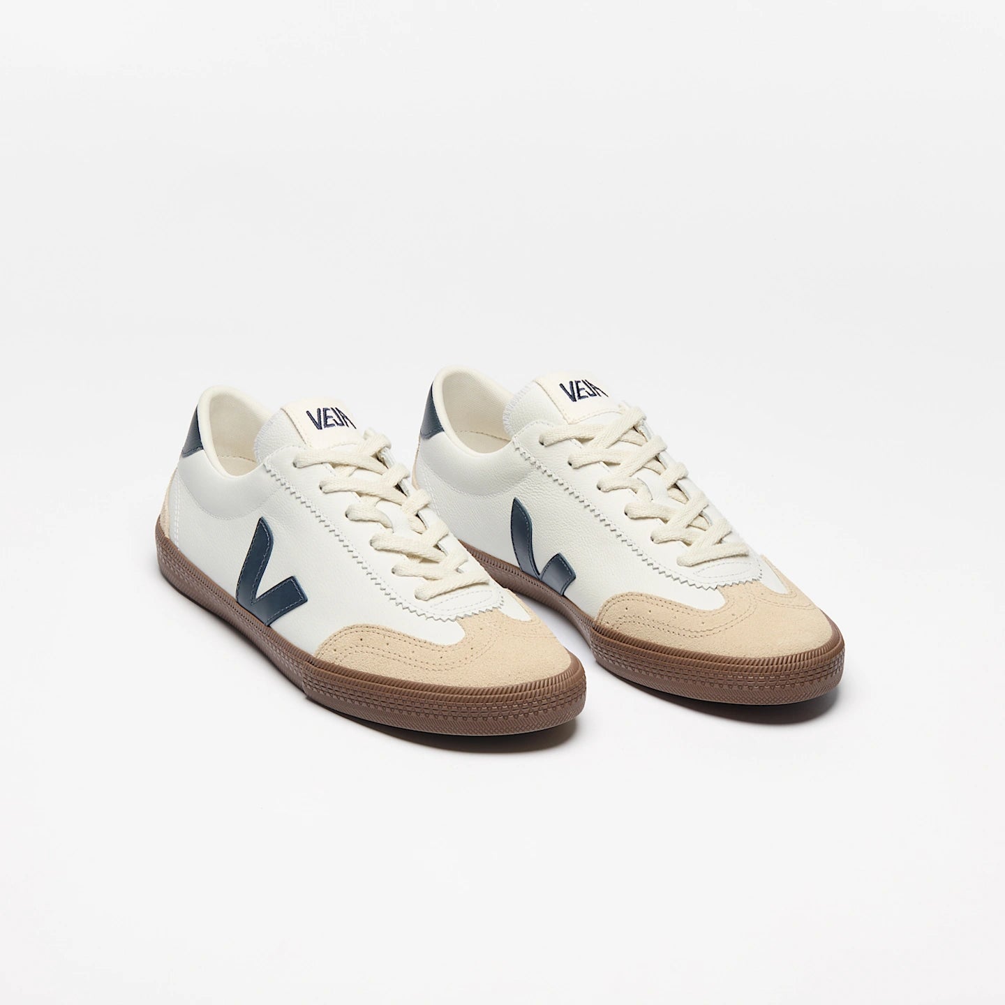 veja-sneakers-volley-organic-leather-white-vo2003531_2.webp